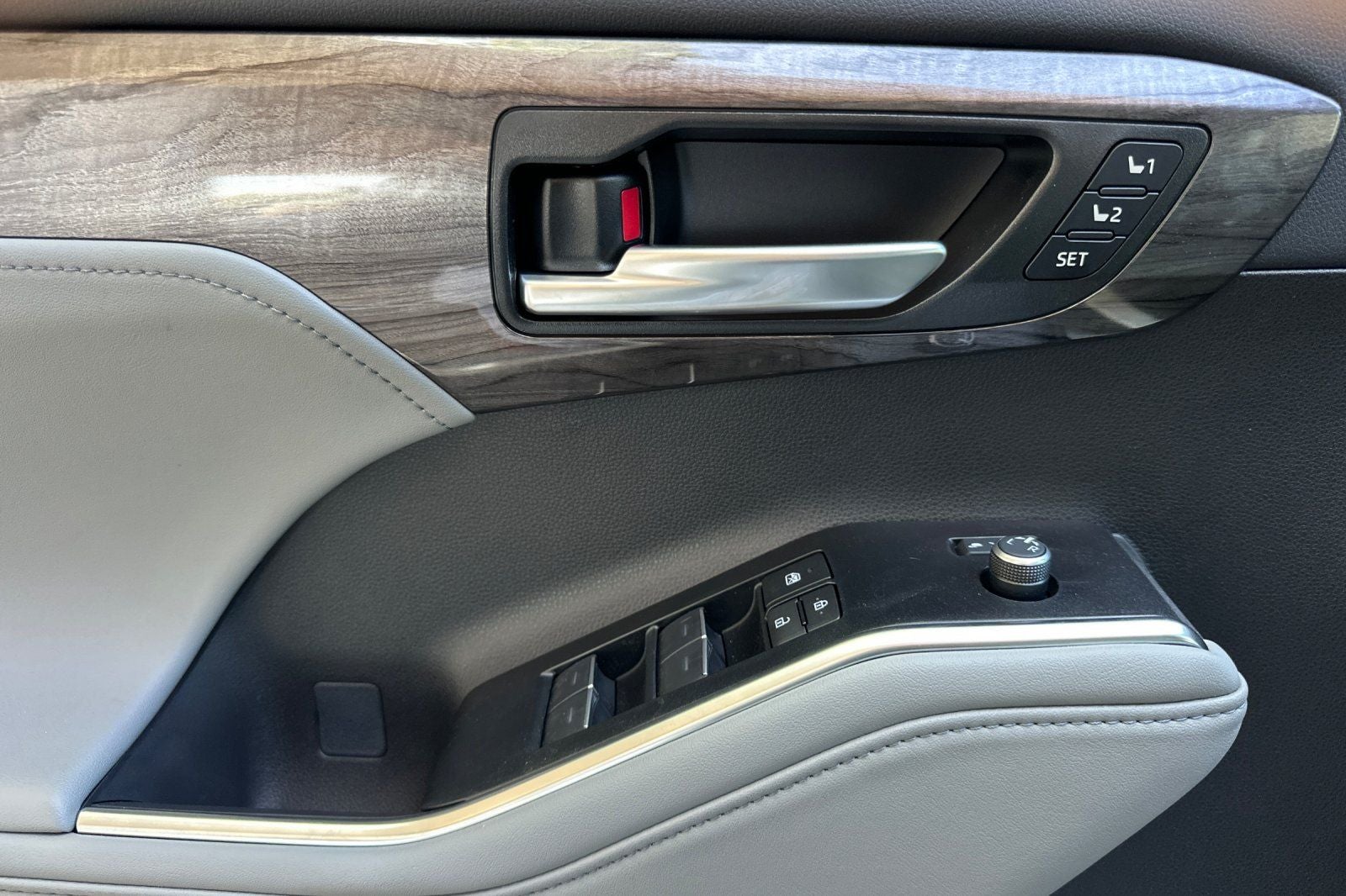 2026 Toyota Highlander Hybrid Hybrid Platinum