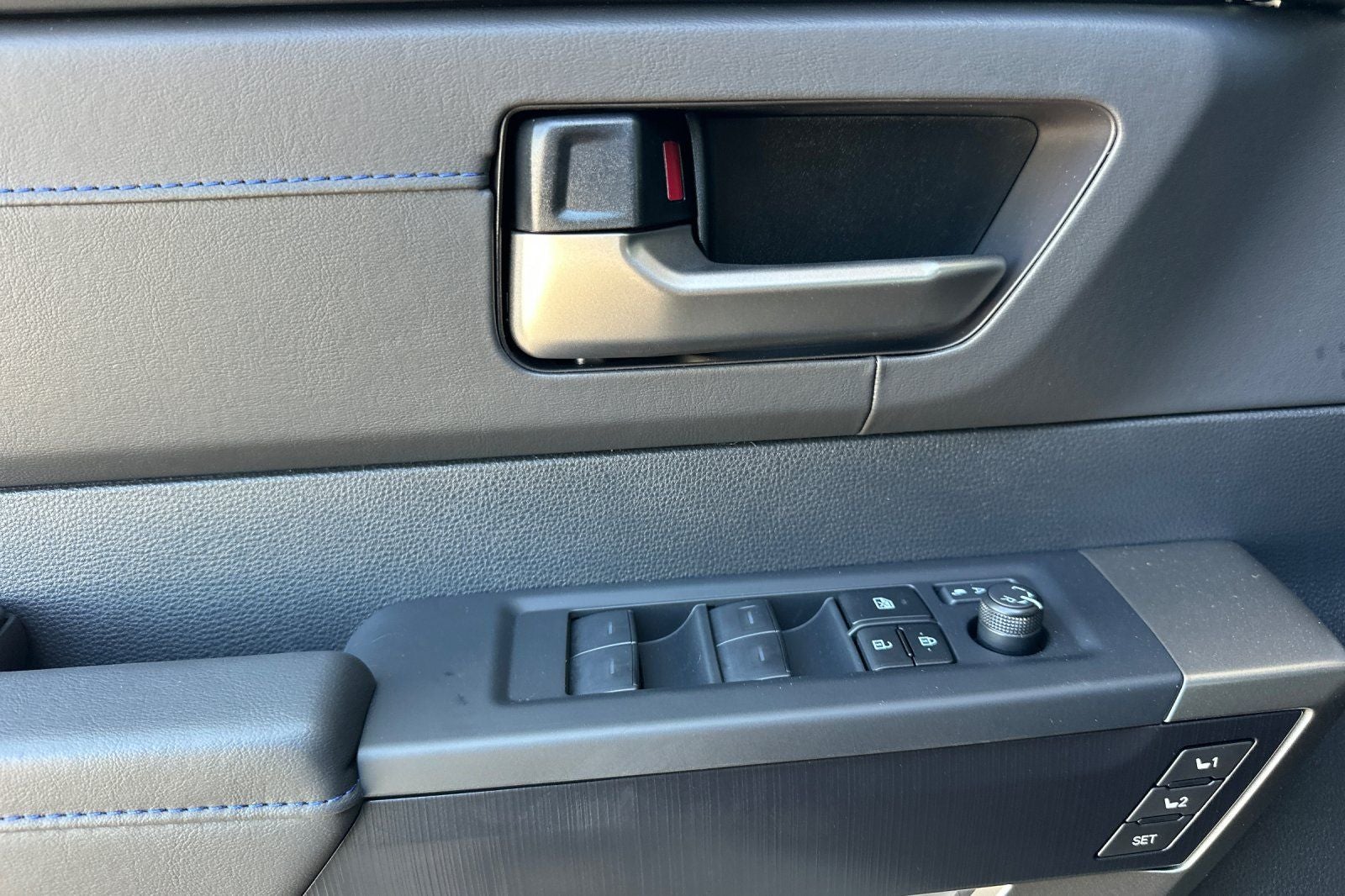 2026 Toyota Tundra i-FORCE MAX Platinum i-FORCE MAX