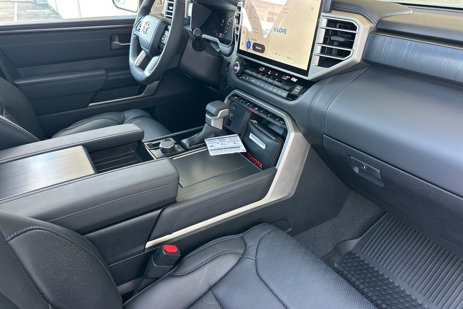 2026 Toyota Tundra i-FORCE MAX Platinum i-FORCE MAX