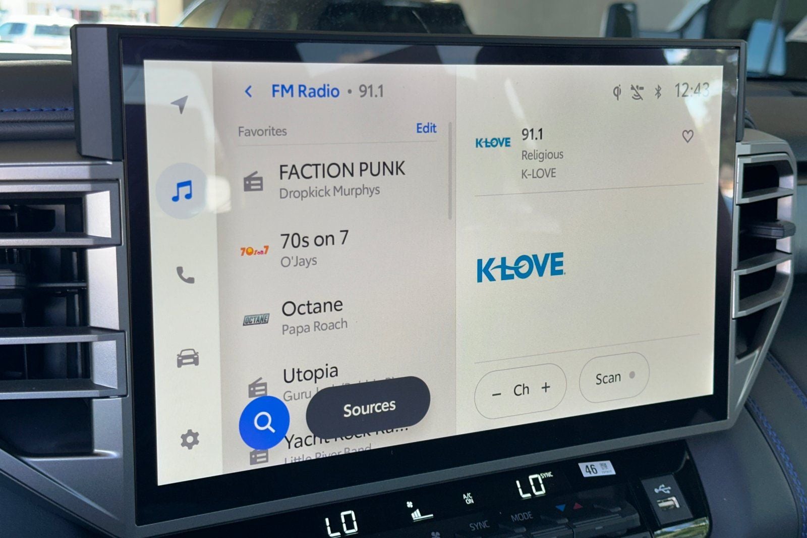 2026 Toyota Tundra i-FORCE MAX Platinum i-FORCE MAX