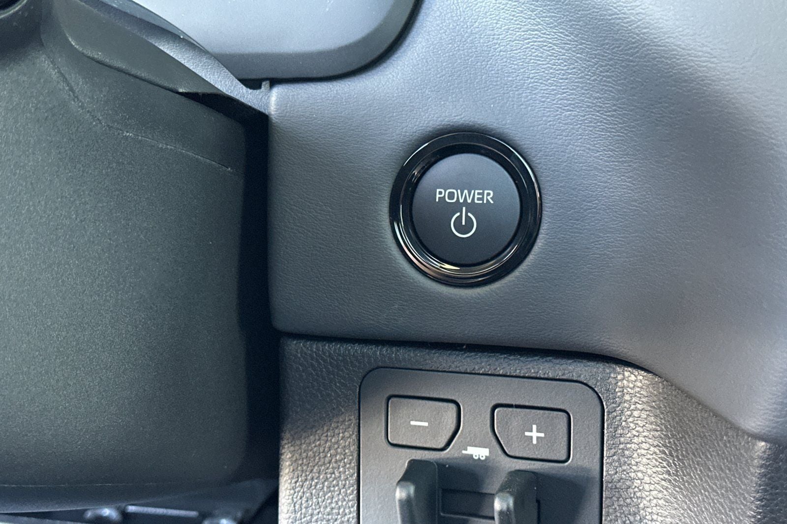 2026 Toyota Tundra i-FORCE MAX Platinum i-FORCE MAX