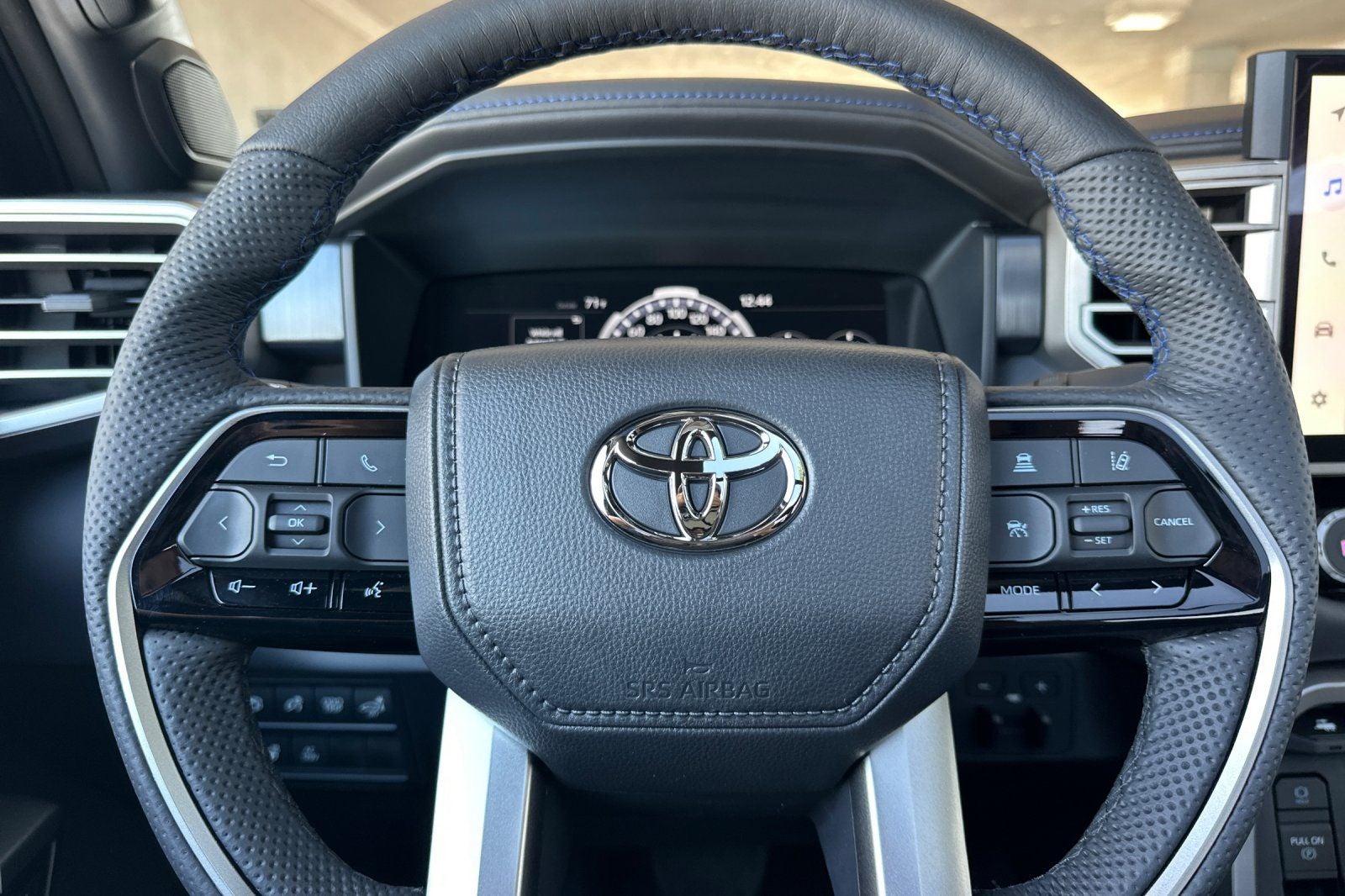 2026 Toyota Tundra i-FORCE MAX Platinum i-FORCE MAX