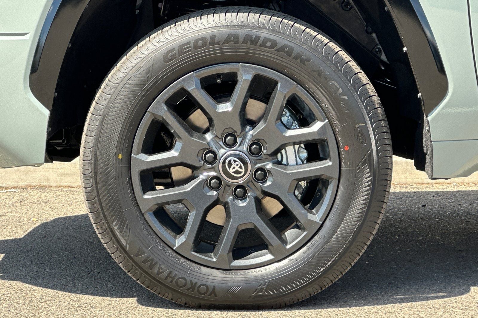 2026 Toyota Tundra i-FORCE MAX Platinum i-FORCE MAX