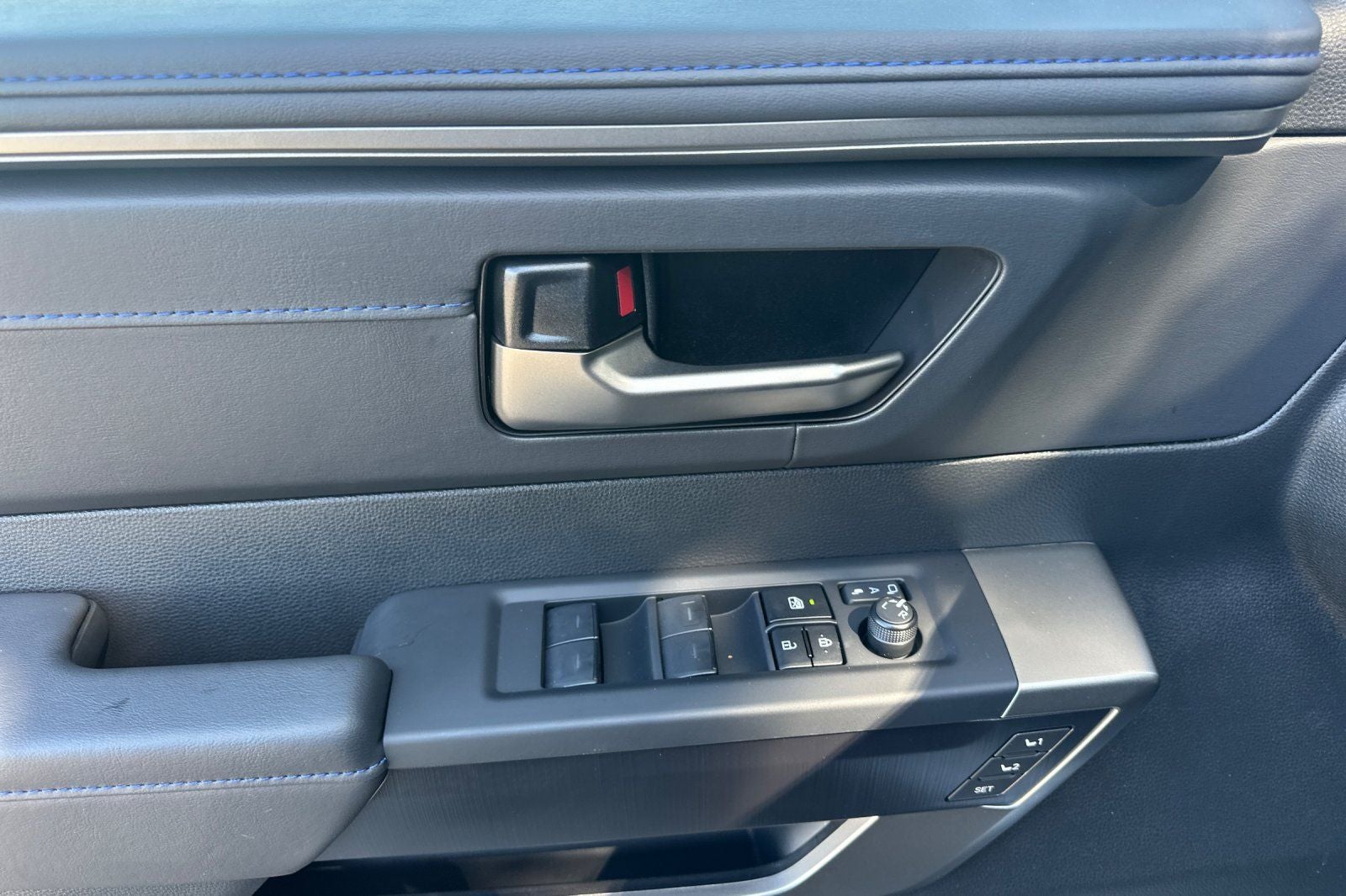 2026 Toyota Tundra i-FORCE MAX Platinum i-FORCE MAX