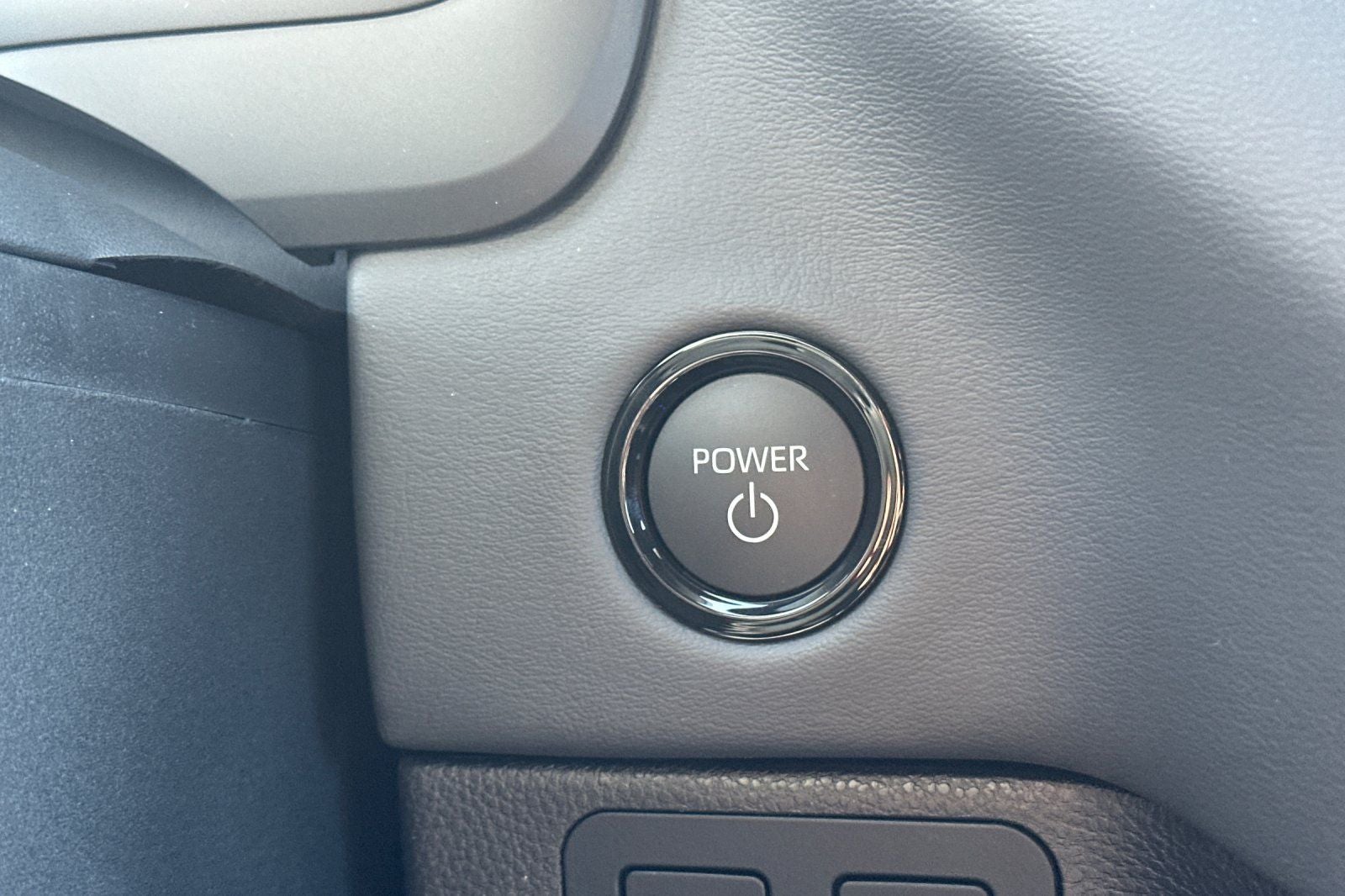 2026 Toyota Tundra i-FORCE MAX Platinum i-FORCE MAX