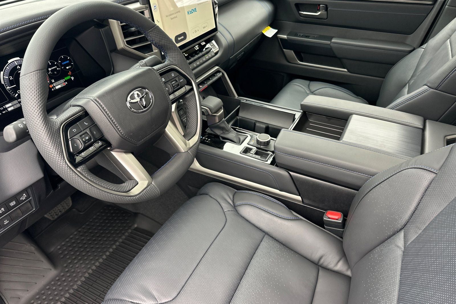 2026 Toyota Tundra i-FORCE MAX Platinum i-FORCE MAX