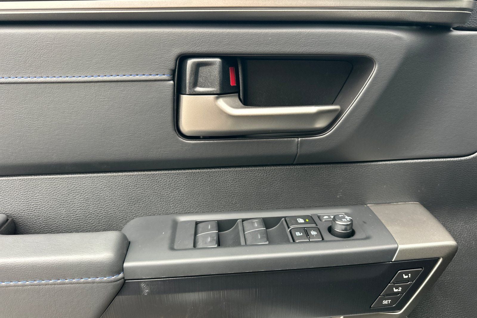 2026 Toyota Tundra i-FORCE MAX Platinum i-FORCE MAX