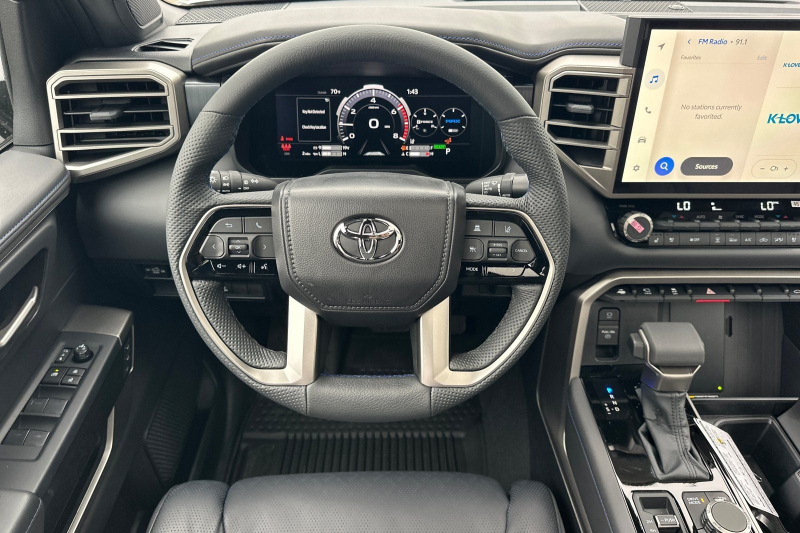 2026 Toyota Tundra i-FORCE MAX Platinum i-FORCE MAX