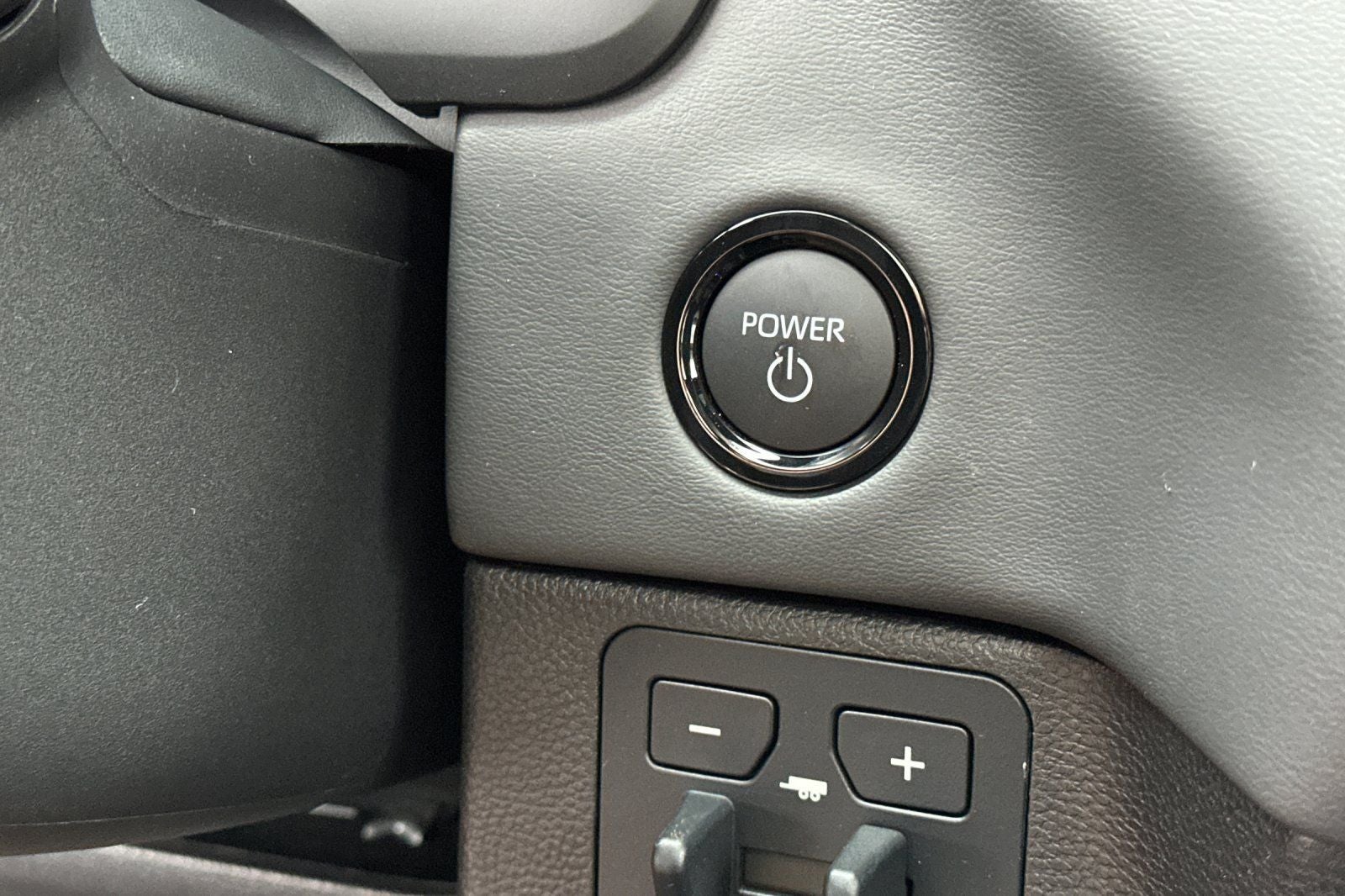 2026 Toyota Tundra i-FORCE MAX Platinum i-FORCE MAX