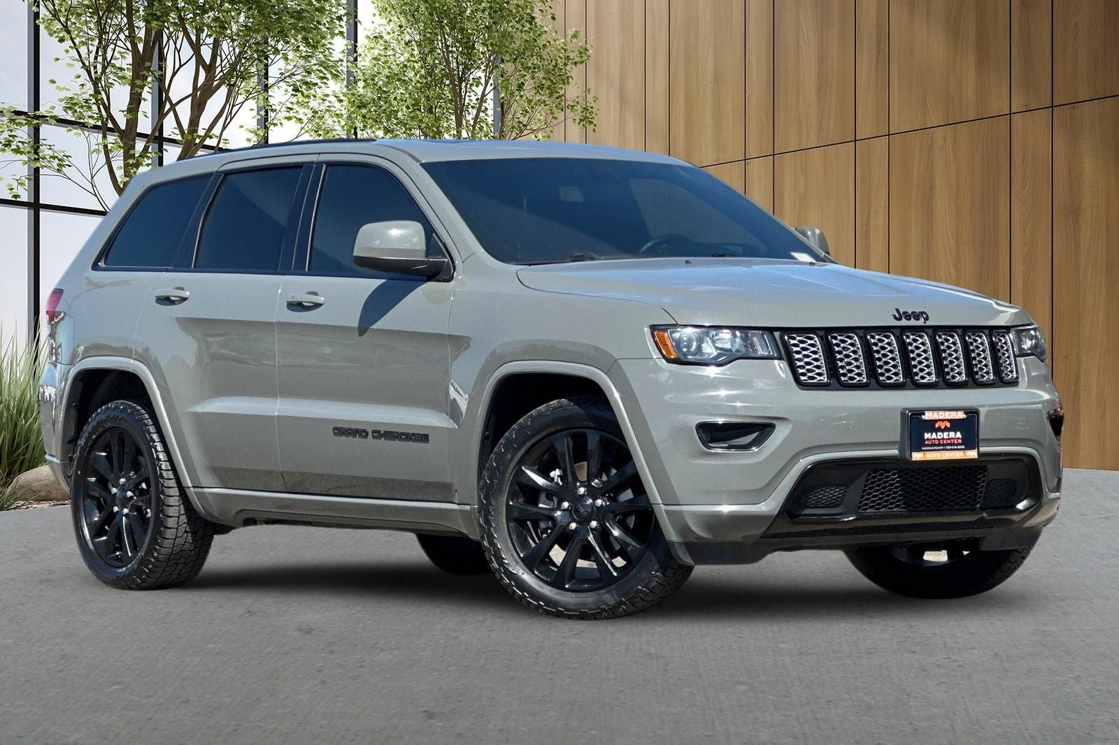 Used 2020 Jeep Grand Cherokee Altitude with VIN 1C4RJEAGXLC372493 for sale in Madera, CA
