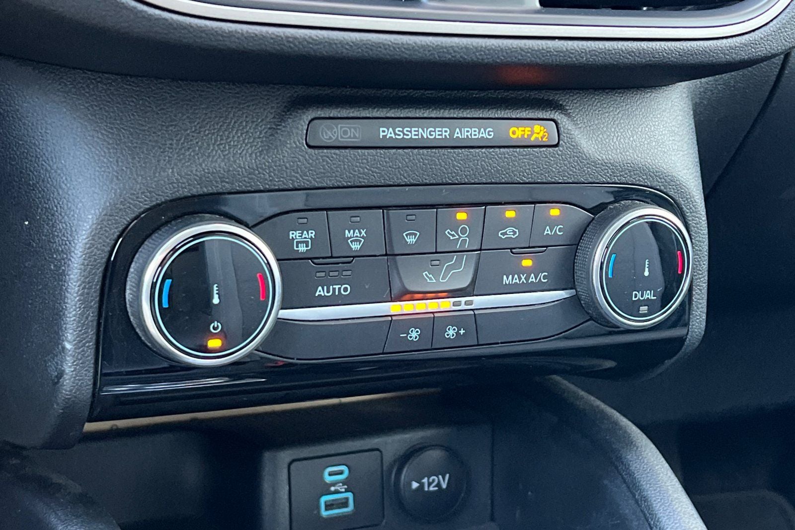 2022 Ford Escape Hybrid SE