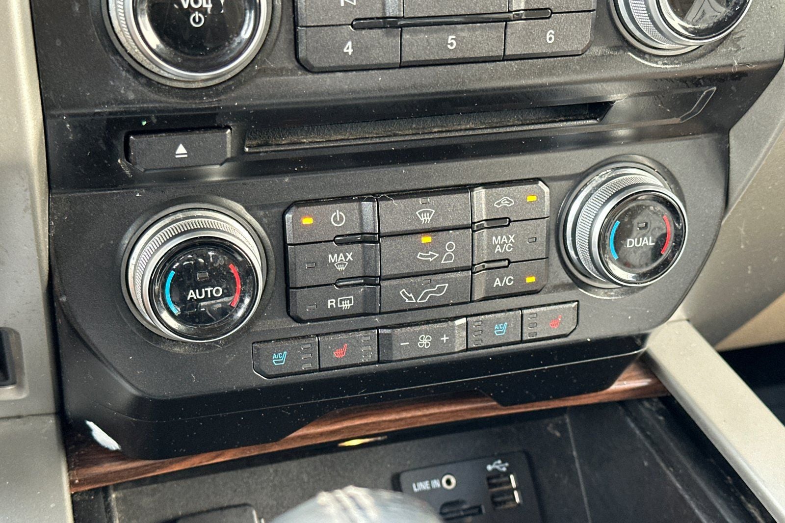 2015 Ford F-150 Lariat