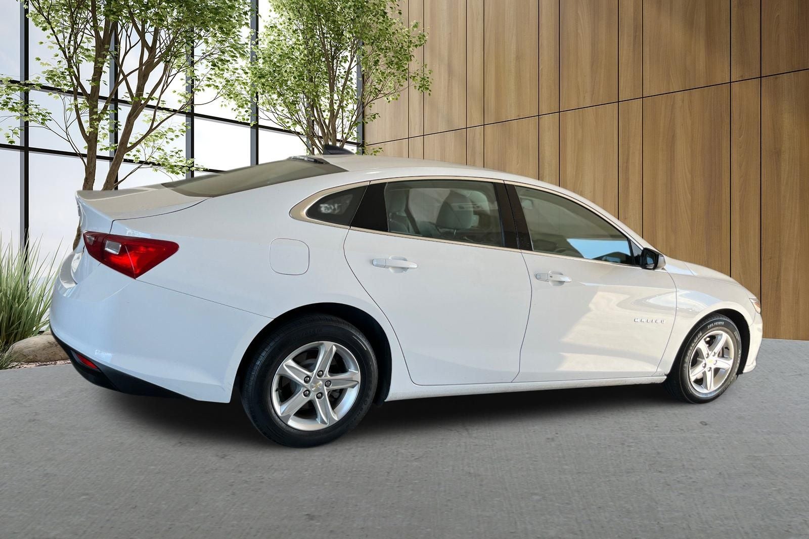 2022 Chevrolet Malibu LS 1LS