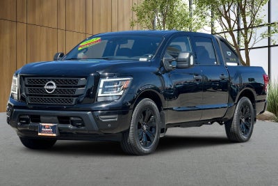2023 Nissan Titan SV