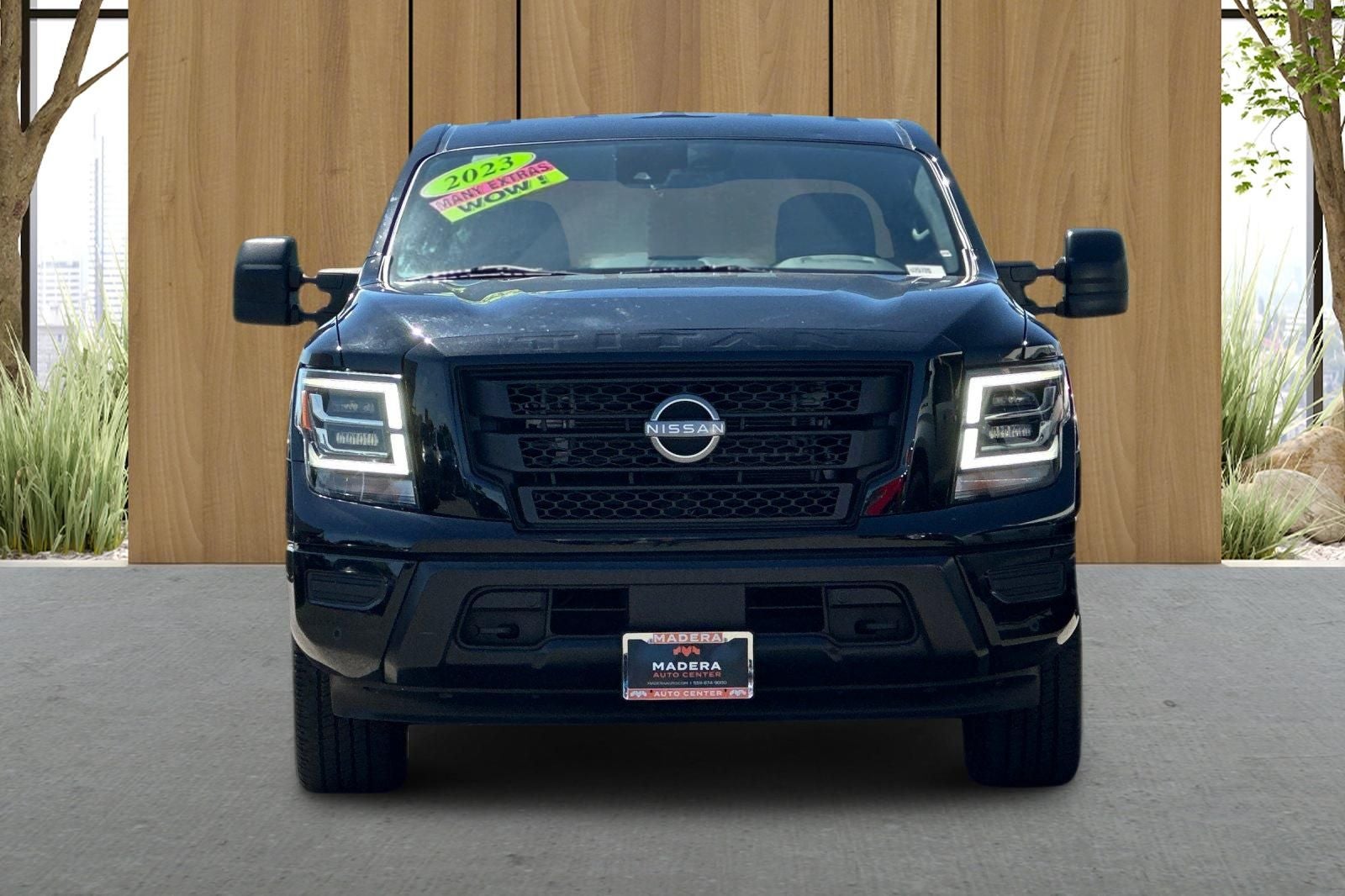 2023 Nissan Titan SV