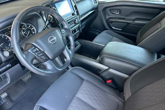 2023 Nissan Titan SV