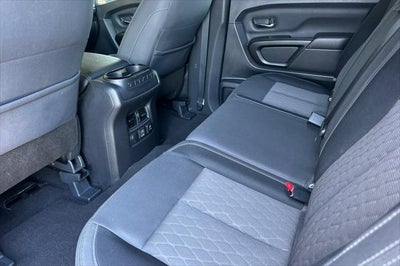 2023 Nissan Titan SV