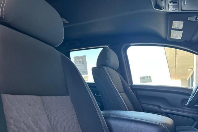 2023 Nissan Titan SV