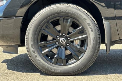 2023 Nissan Titan SV