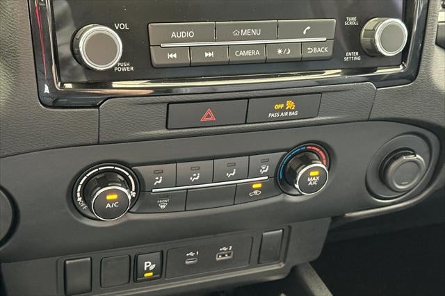 2022 Nissan Frontier SV