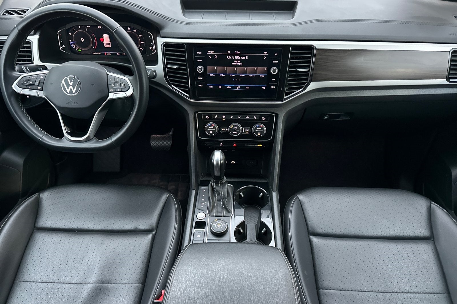 2022 Volkswagen Atlas 3.6L V6 SE w/Technology