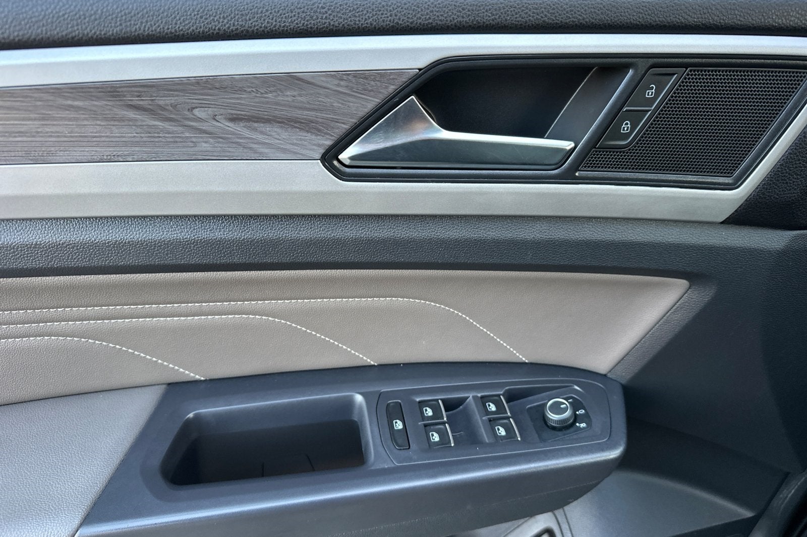 2021 Volkswagen Atlas Cross Sport 2.0T SE w/Technology