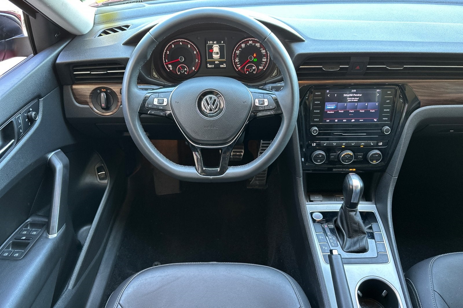 2022 Volkswagen Passat 2.0T Limited Edition