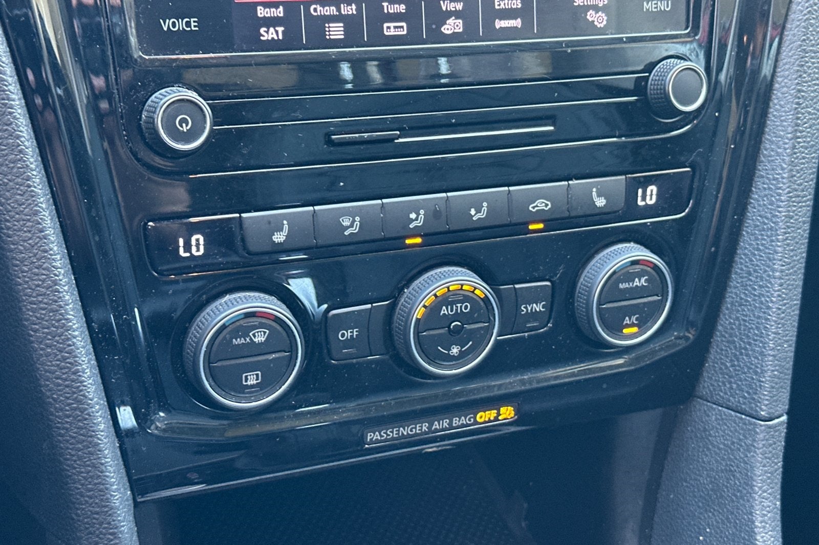 2022 Volkswagen Passat 2.0T Limited Edition