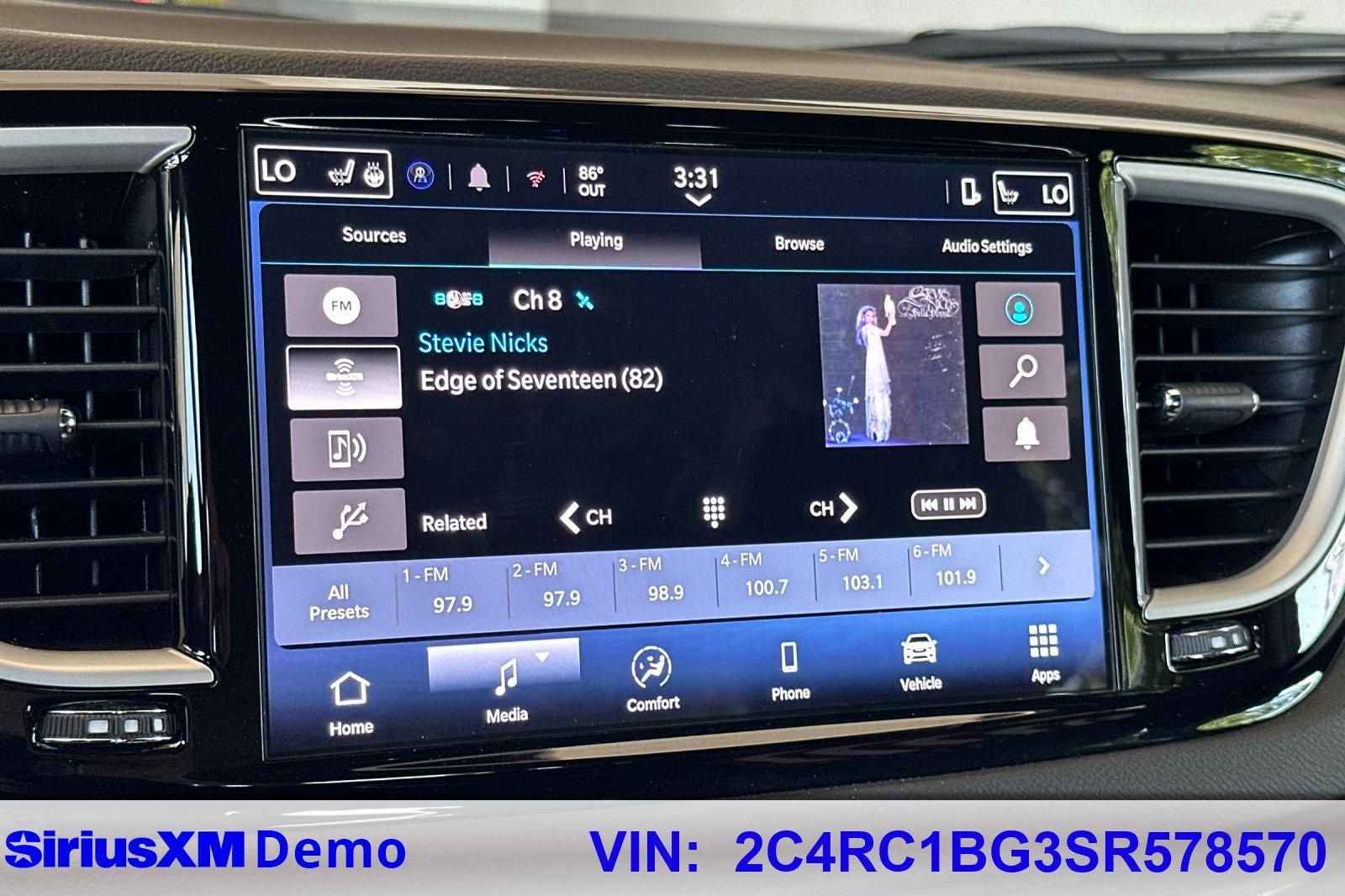 2025 Chrysler Pacifica Select