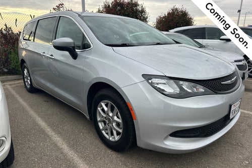 2022 Chrysler Voyager LX