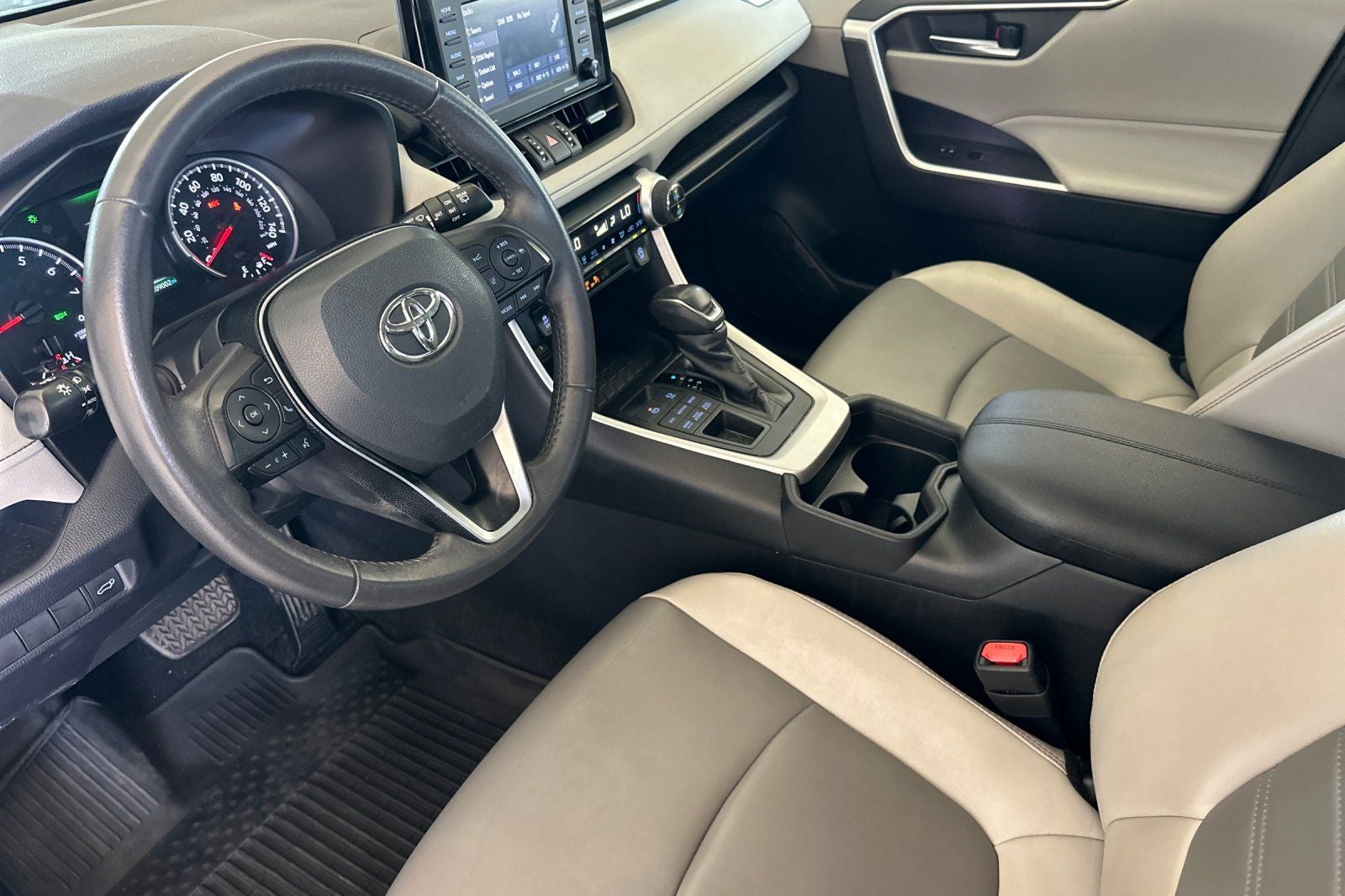 2020 Toyota RAV4 XLE Premium
