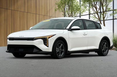 2025 Kia K4 LXS