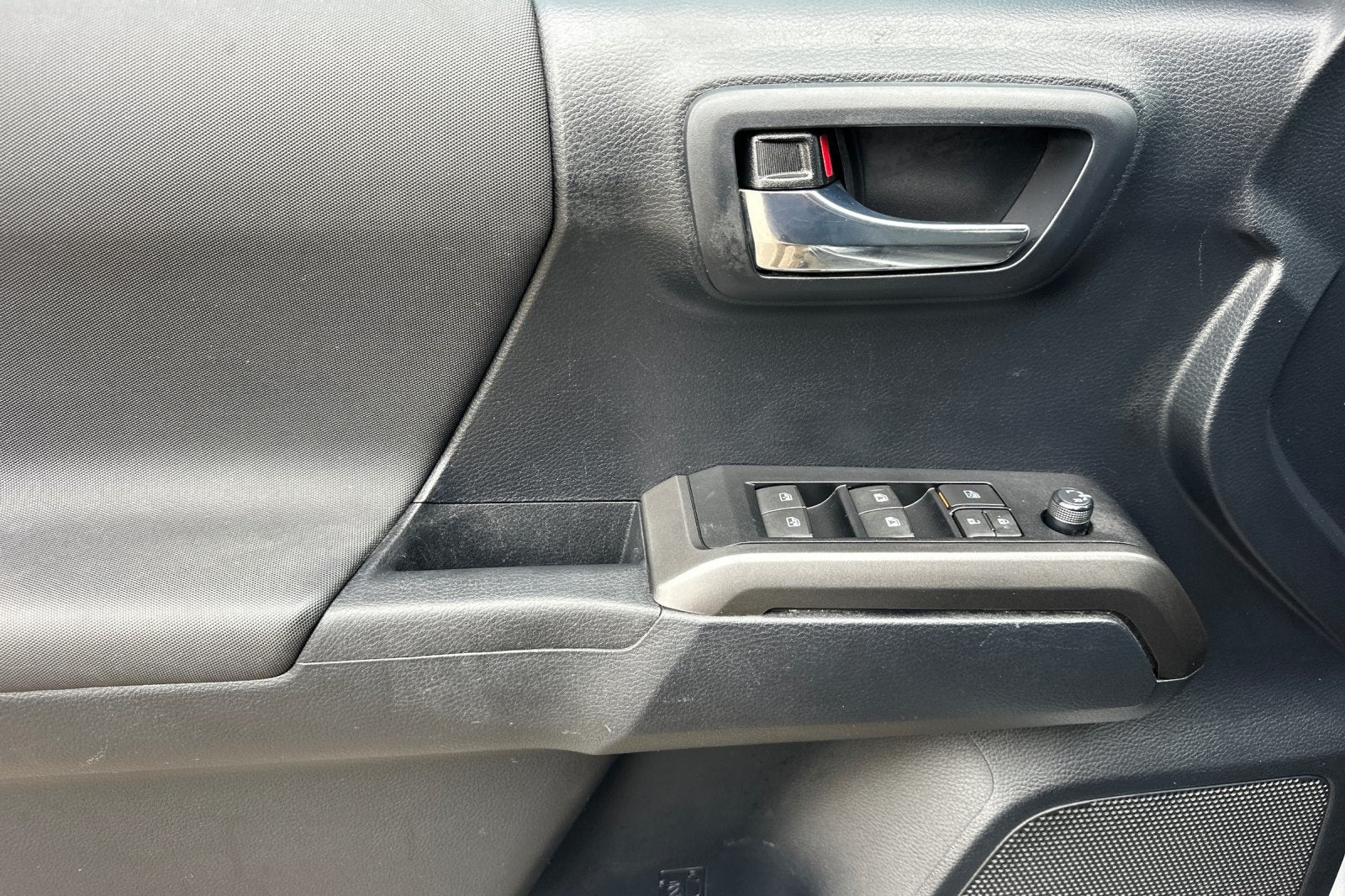 2019 Toyota Tacoma SR V6