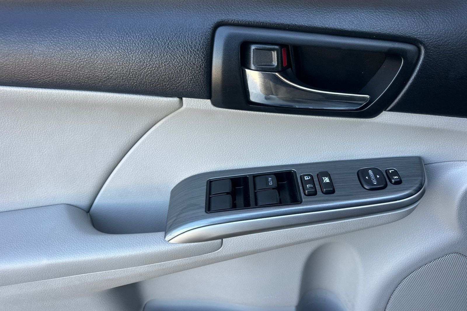 2014 Toyota Camry Hybrid XLE
