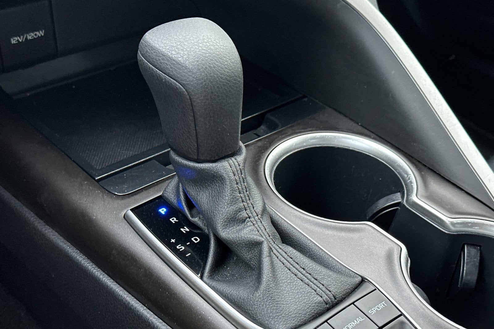 2021 Toyota Camry Hybrid LE