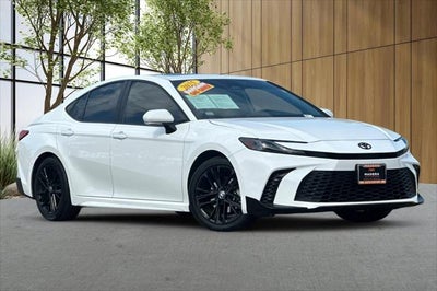 2025 Toyota Camry SE