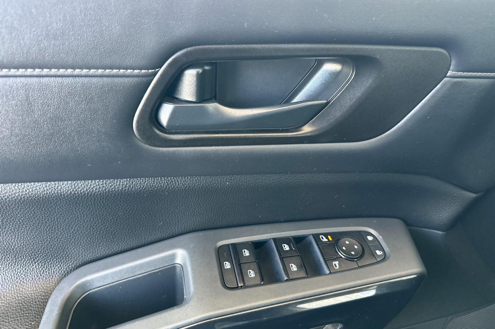 2023 Nissan Pathfinder S