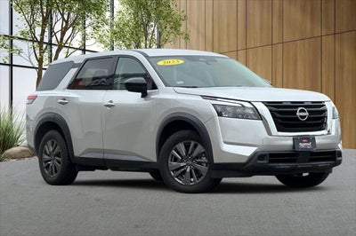 2023 Nissan Pathfinder S