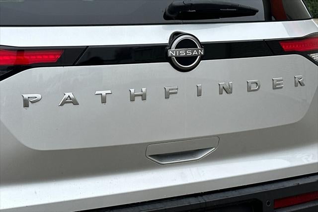 2023 Nissan Pathfinder S