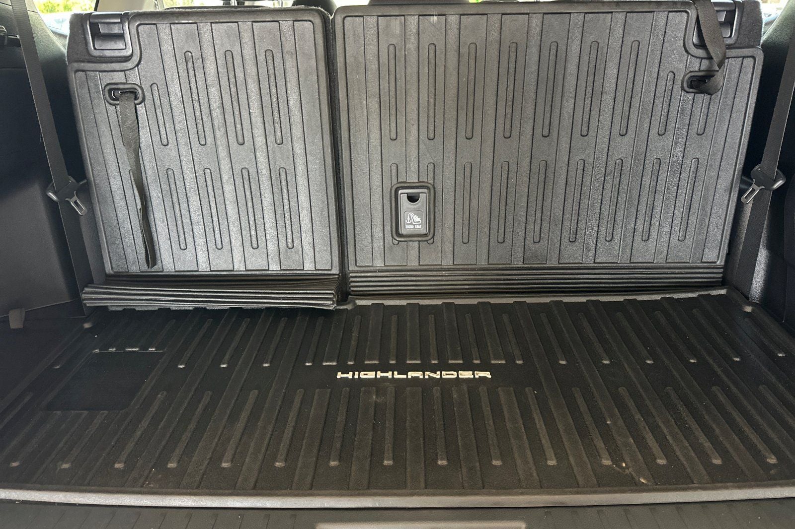 2024 Toyota Highlander Hybrid LE