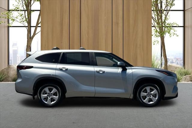 2024 Toyota Highlander Hybrid LE