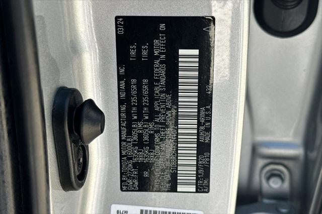 2024 Toyota Highlander Hybrid LE