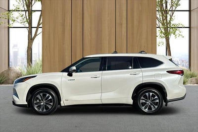 2020 Toyota Highlander Hybrid XLE