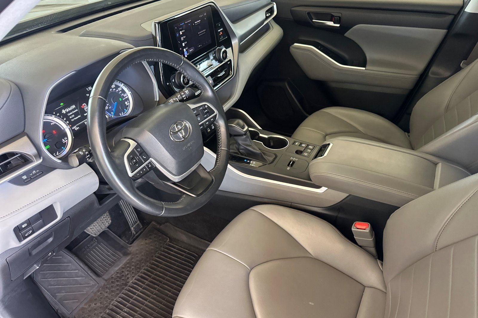 2023 Toyota Highlander Hybrid XLE