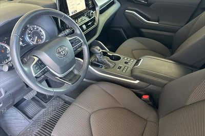 2024 Toyota Highlander LE