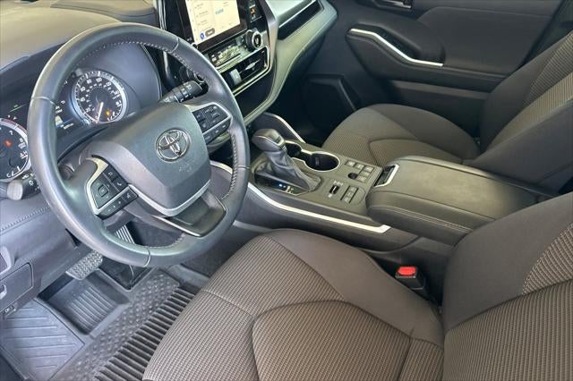 2024 Toyota Highlander LE