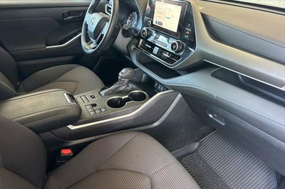 2024 Toyota Highlander LE