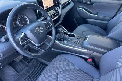 2024 Toyota Highlander LE
