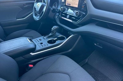 2024 Toyota Highlander LE