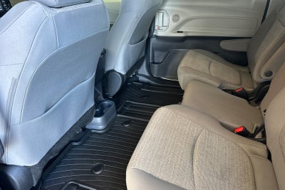 2022 Toyota Sienna LE 8 Passenger